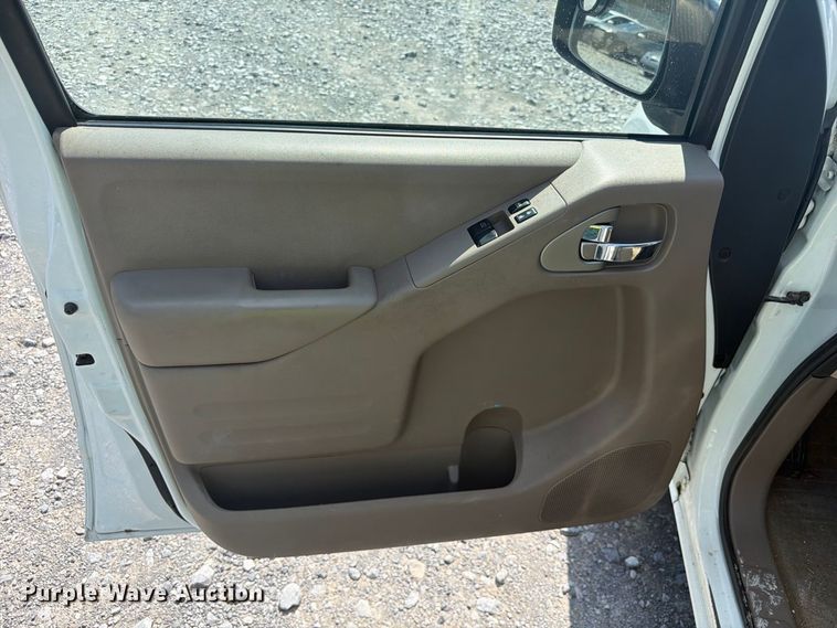 image for item YA4531 2016 Nissan Frontier Ext. Cab pickup truck