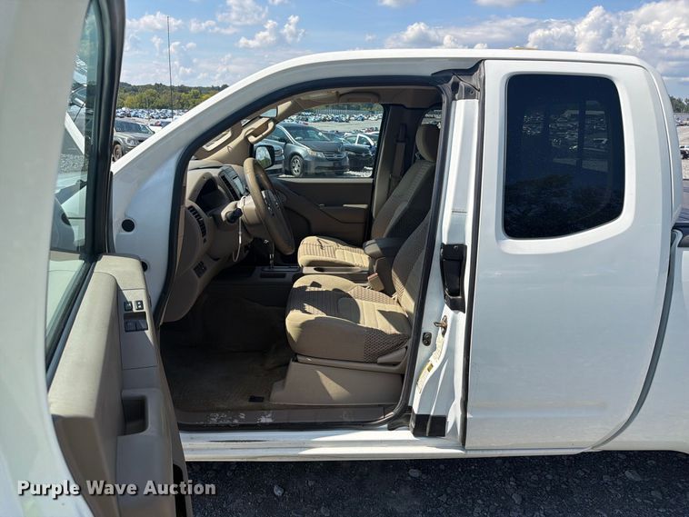 image for item YA4531 2016 Nissan Frontier Ext. Cab pickup truck
