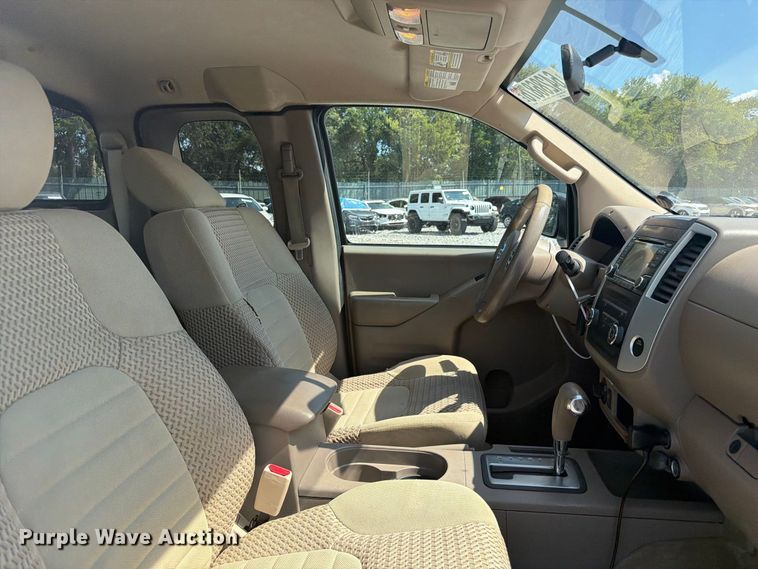 image for item YA4531 2016 Nissan Frontier Ext. Cab pickup truck