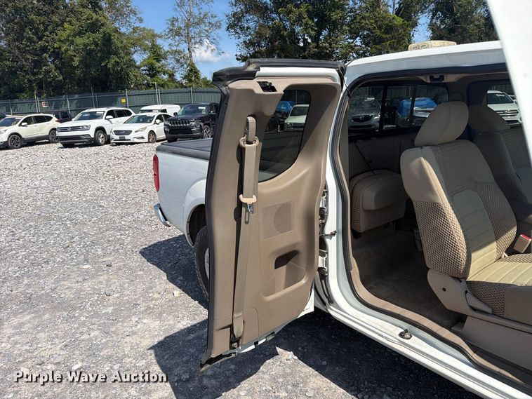 image for item YA4531 2016 Nissan Frontier Ext. Cab pickup truck