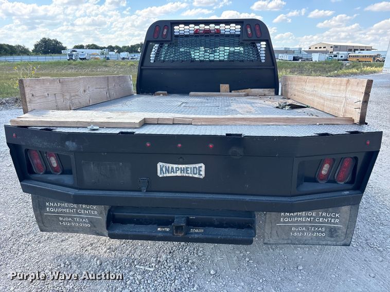 image for item YA4623 2019 Chevrolet Silverado 3500HD Crew Cab flatbed pickup truck