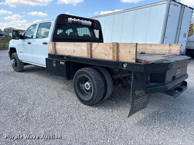 image for item YA4623 2019 Chevrolet Silverado 3500HD Crew Cab flatbed pickup truck