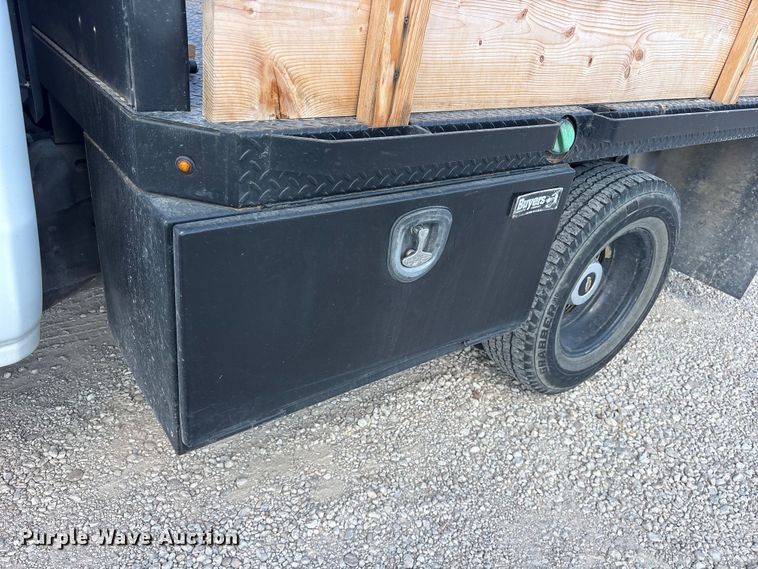 image for item YA4623 2019 Chevrolet Silverado 3500HD Crew Cab flatbed pickup truck