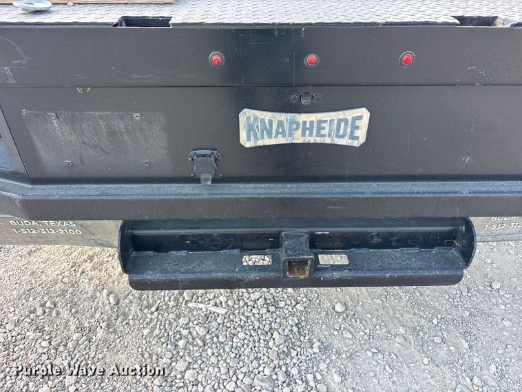 image for item YA4623 2019 Chevrolet Silverado 3500HD Crew Cab flatbed pickup truck