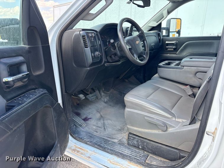image for item YA4623 2019 Chevrolet Silverado 3500HD Crew Cab flatbed pickup truck