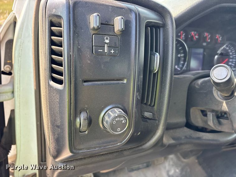 image for item YA4623 2019 Chevrolet Silverado 3500HD Crew Cab flatbed pickup truck