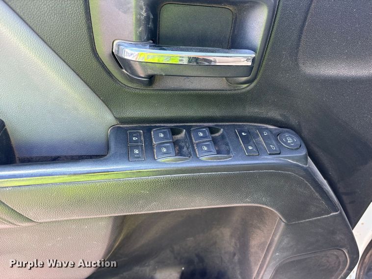 image for item YA4623 2019 Chevrolet Silverado 3500HD Crew Cab flatbed pickup truck