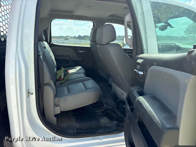 image for item YA4623 2019 Chevrolet Silverado 3500HD Crew Cab flatbed pickup truck