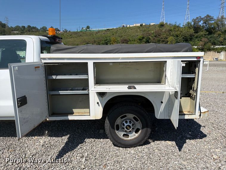 image for item YA4635 2018 Chevrolet Silverado 2500HD Ext. Cab utility bed pickup truck