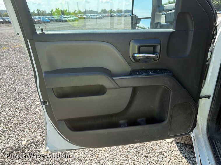 image for item YA4635 2018 Chevrolet Silverado 2500HD Ext. Cab utility bed pickup truck