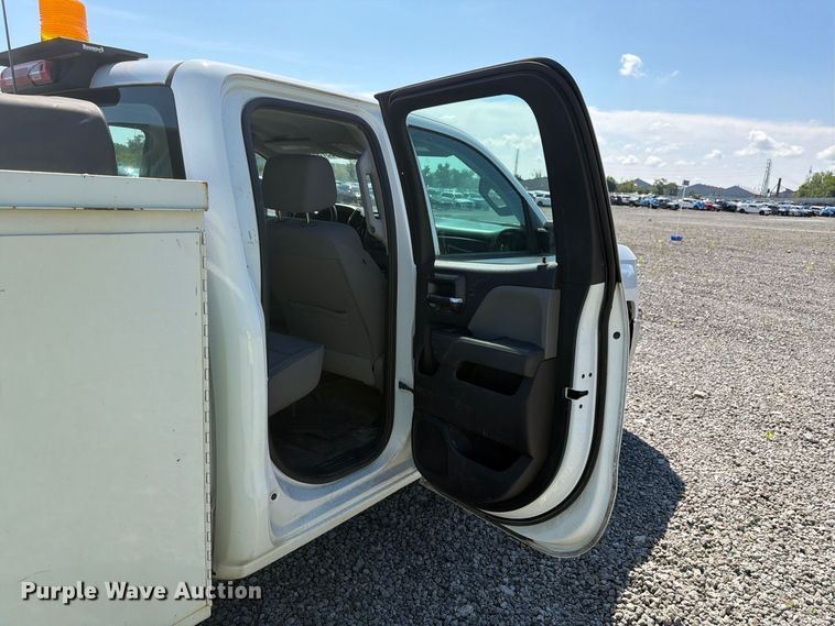 image for item YA4635 2018 Chevrolet Silverado 2500HD Ext. Cab utility bed pickup truck