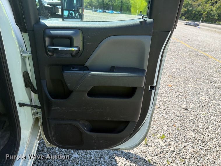 image for item YA4635 2018 Chevrolet Silverado 2500HD Ext. Cab utility bed pickup truck