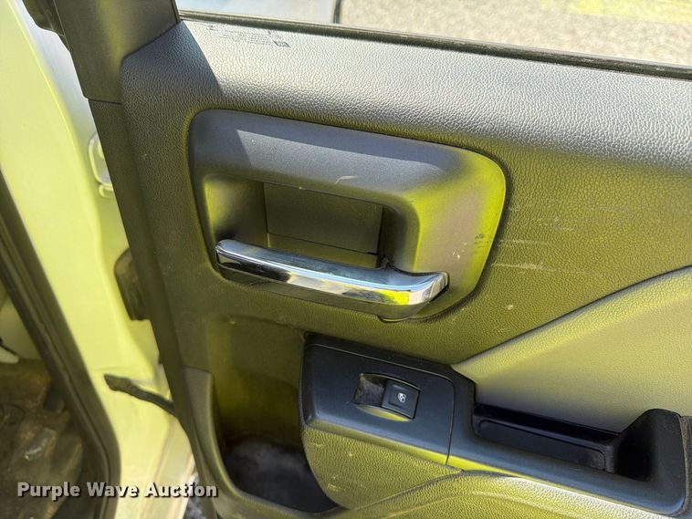 image for item YA4635 2018 Chevrolet Silverado 2500HD Ext. Cab utility bed pickup truck