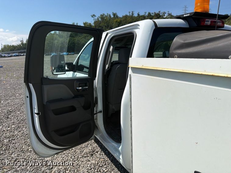 image for item YA4635 2018 Chevrolet Silverado 2500HD Ext. Cab utility bed pickup truck