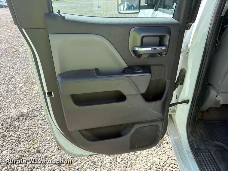 image for item YA4635 2018 Chevrolet Silverado 2500HD Ext. Cab utility bed pickup truck