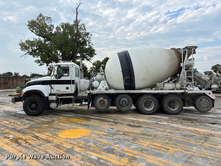image for item DN6669 2004 Mack Granite CV713 ready mix truck