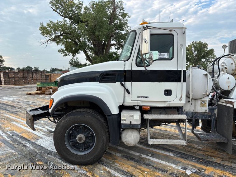 image for item DN6669 2004 Mack Granite CV713 ready mix truck