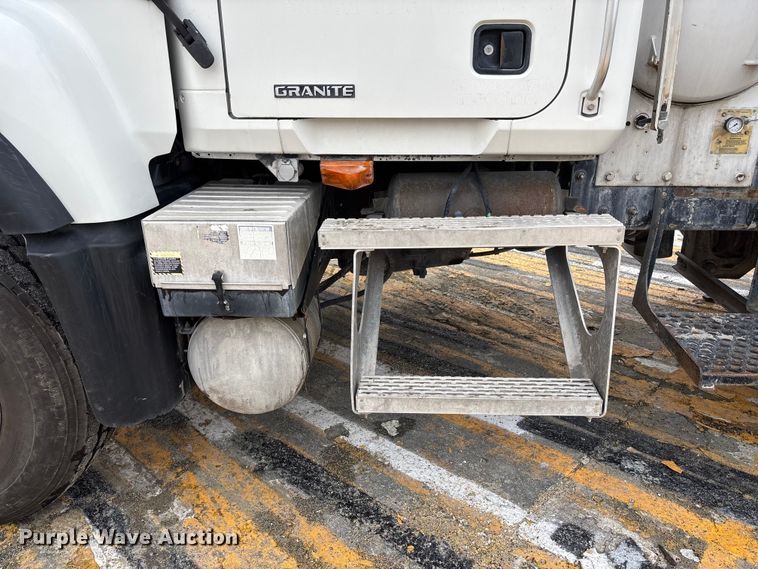 image for item DN6669 2004 Mack Granite CV713 ready mix truck
