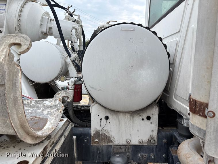 image for item DN6669 2004 Mack Granite CV713 ready mix truck