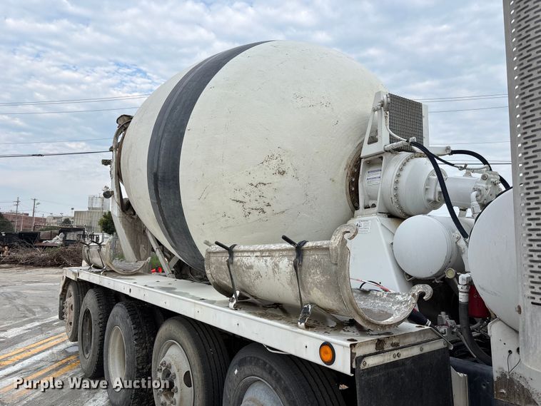 image for item DN6669 2004 Mack Granite CV713 ready mix truck