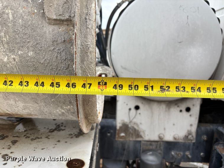 image for item DN6669 2004 Mack Granite CV713 ready mix truck