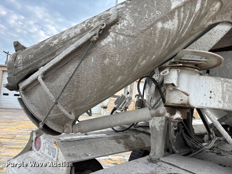 image for item DN6669 2004 Mack Granite CV713 ready mix truck