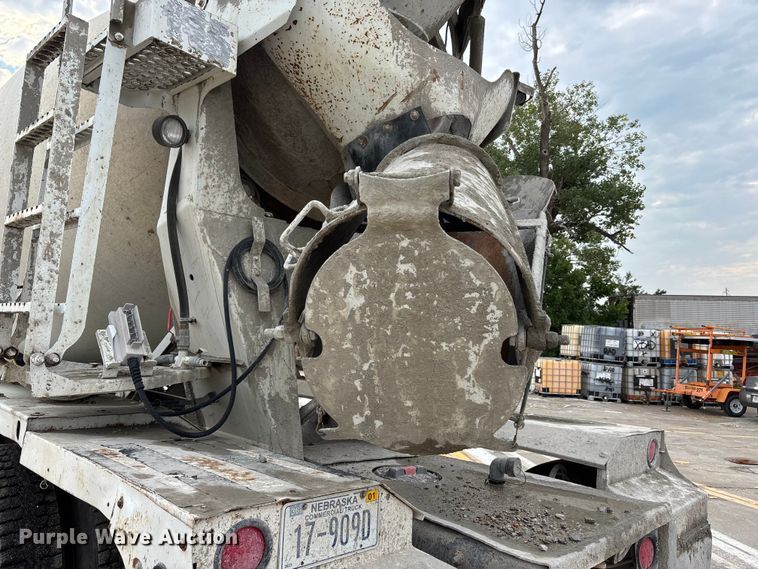 image for item DN6669 2004 Mack Granite CV713 ready mix truck