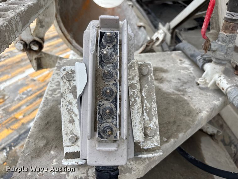 image for item DN6669 2004 Mack Granite CV713 ready mix truck