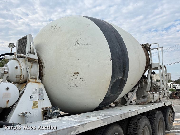 image for item DN6669 2004 Mack Granite CV713 ready mix truck