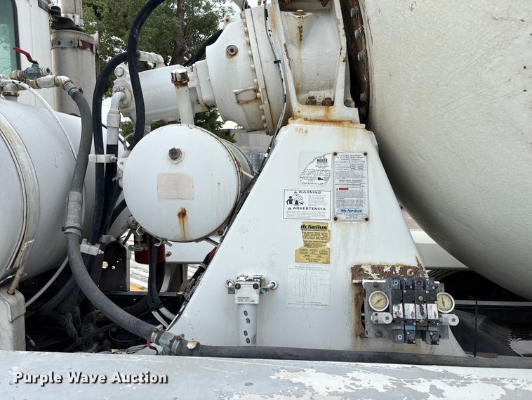 image for item DN6669 2004 Mack Granite CV713 ready mix truck