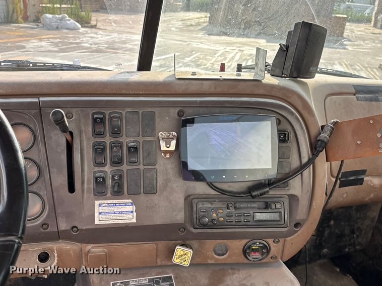 image for item DN6669 2004 Mack Granite CV713 ready mix truck