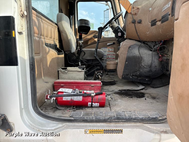 image for item DN6669 2004 Mack Granite CV713 ready mix truck