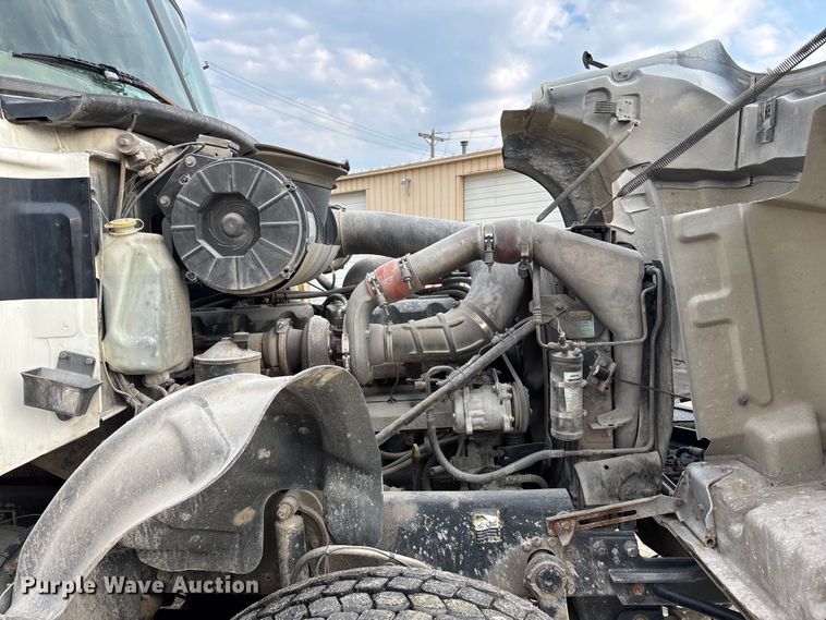 image for item DN6669 2004 Mack Granite CV713 ready mix truck