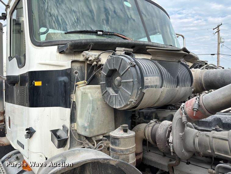 image for item DN6669 2004 Mack Granite CV713 ready mix truck