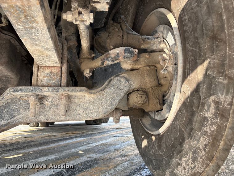 image for item DN6669 2004 Mack Granite CV713 ready mix truck