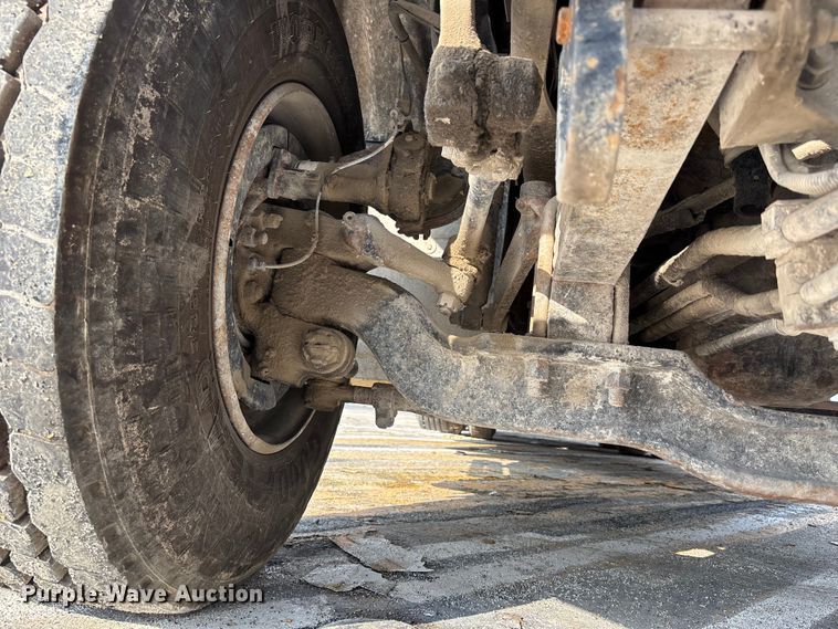 image for item DN6669 2004 Mack Granite CV713 ready mix truck