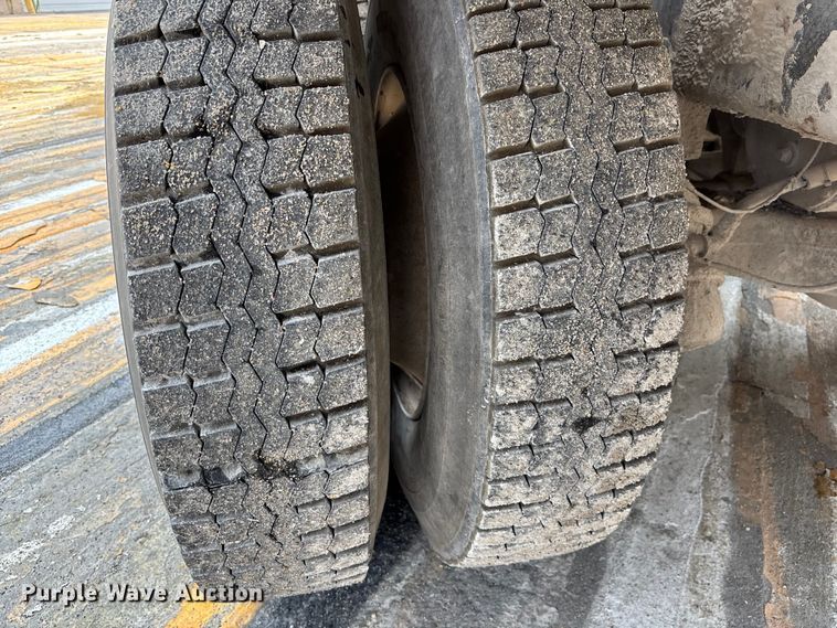 image for item DN6669 2004 Mack Granite CV713 ready mix truck