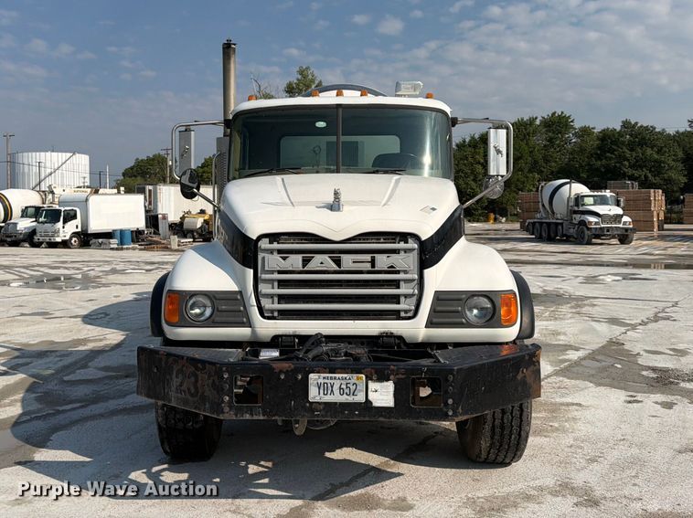 image for item DN6670 2005 Mack Granite CV713  ready mix truck