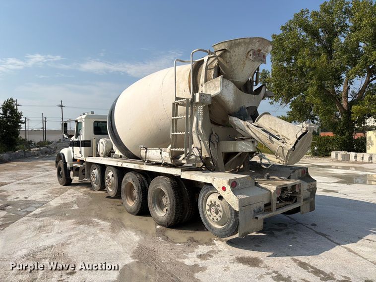 image for item DN6670 2005 Mack Granite CV713  ready mix truck