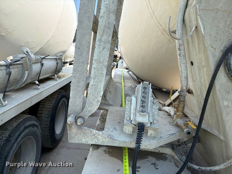 image for item DN6670 2005 Mack Granite CV713  ready mix truck