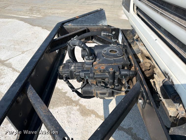 image for item DN6670 2005 Mack Granite CV713  ready mix truck