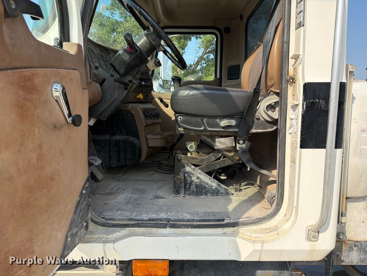 image for item DN6670 2005 Mack Granite CV713  ready mix truck