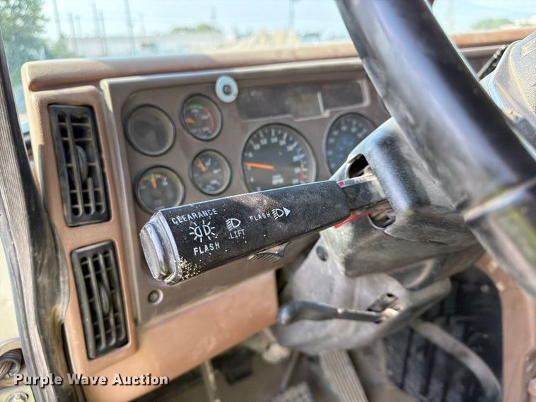 image for item DN6670 2005 Mack Granite CV713  ready mix truck