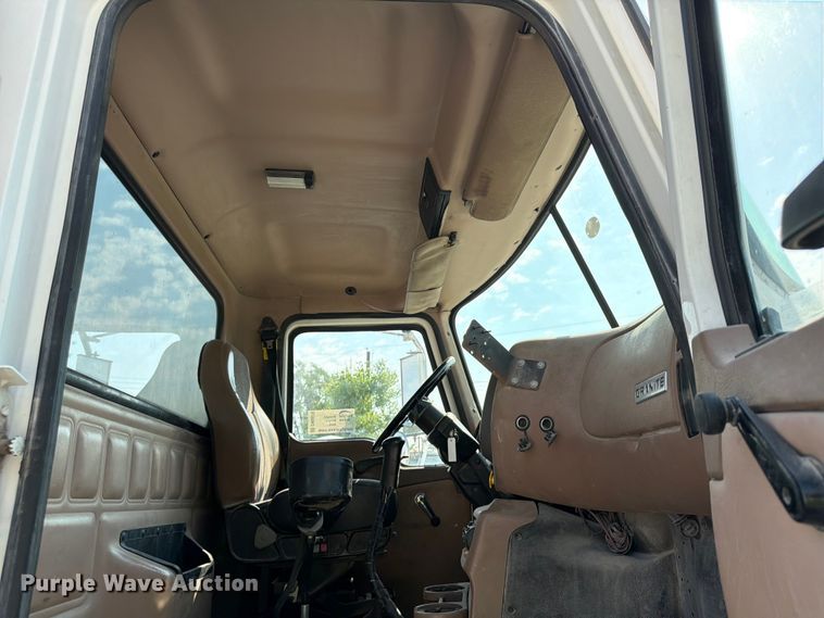 image for item DN6670 2005 Mack Granite CV713  ready mix truck