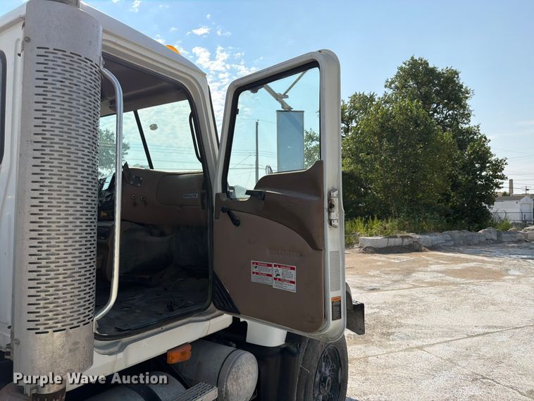 image for item DN6670 2005 Mack Granite CV713  ready mix truck