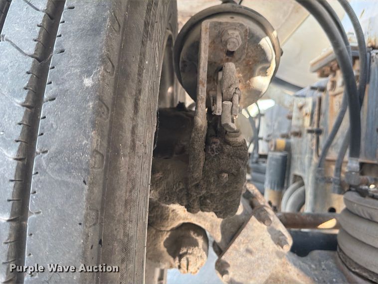 image for item DN6670 2005 Mack Granite CV713  ready mix truck