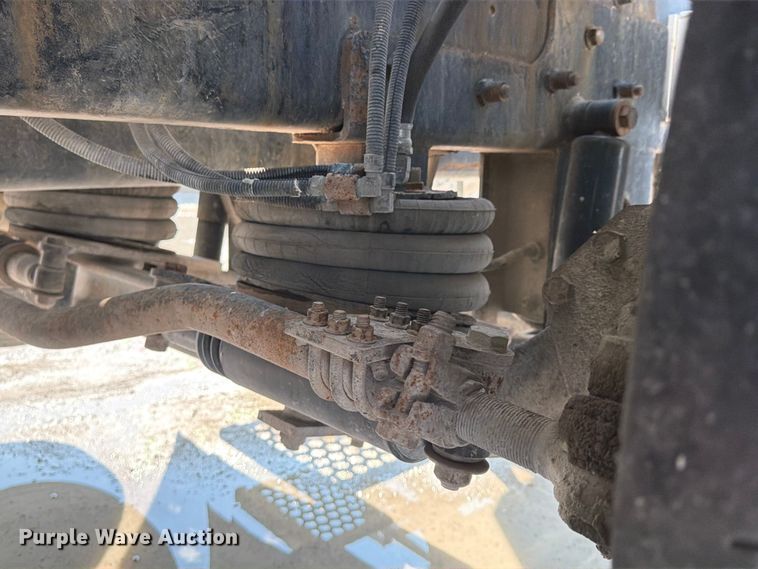 image for item DN6670 2005 Mack Granite CV713  ready mix truck