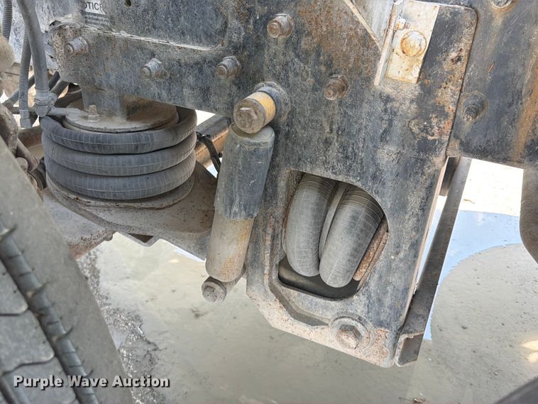image for item DN6670 2005 Mack Granite CV713  ready mix truck