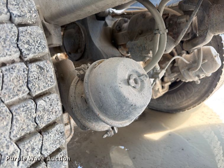 image for item DN6670 2005 Mack Granite CV713  ready mix truck