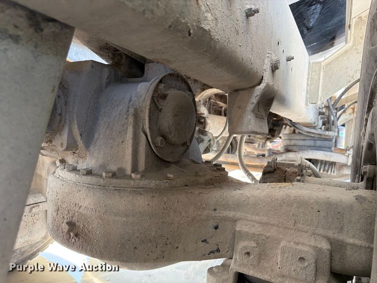 image for item DN6670 2005 Mack Granite CV713  ready mix truck